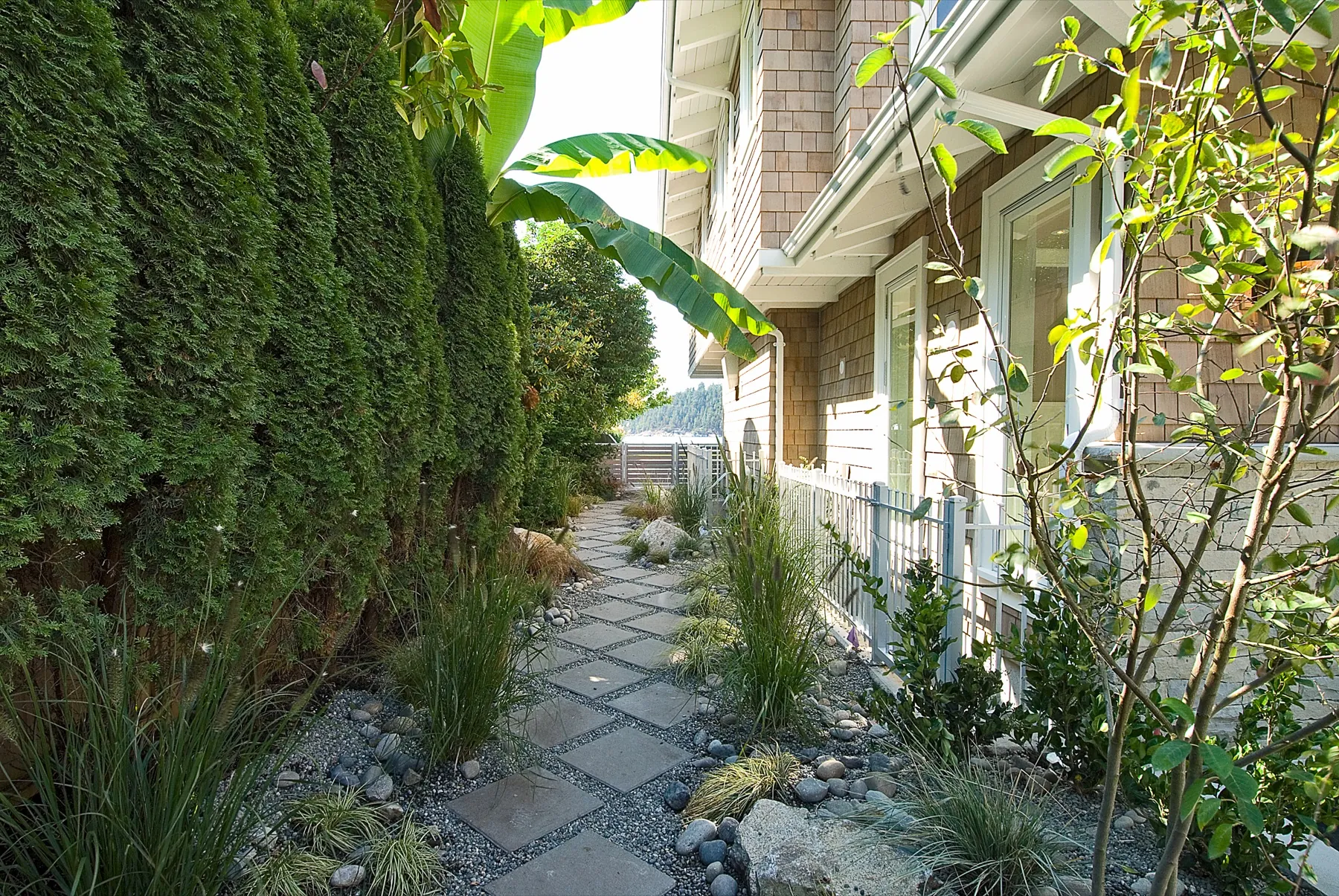 Beach House, Side approach path