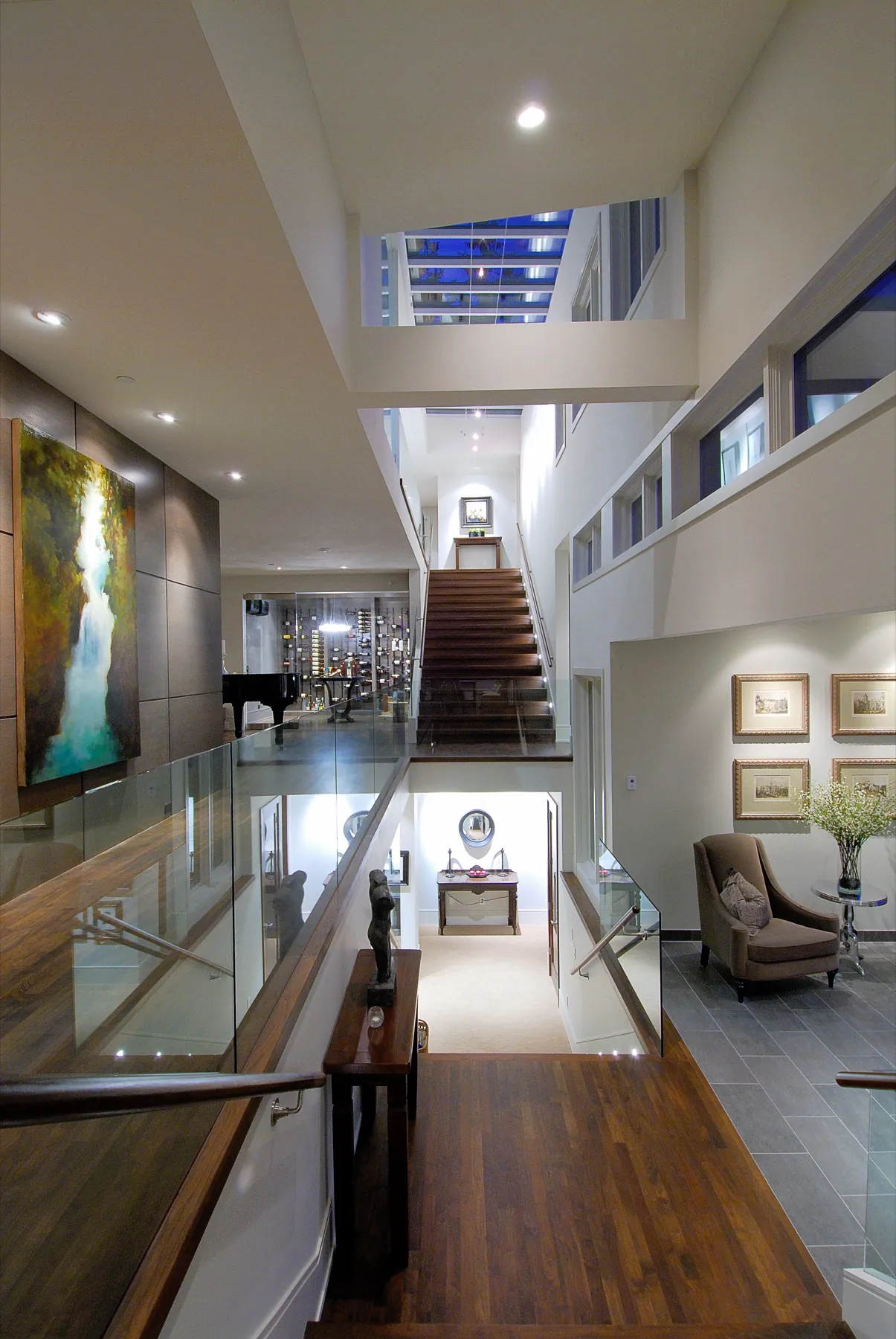 Coastline, Foyer atrium stair