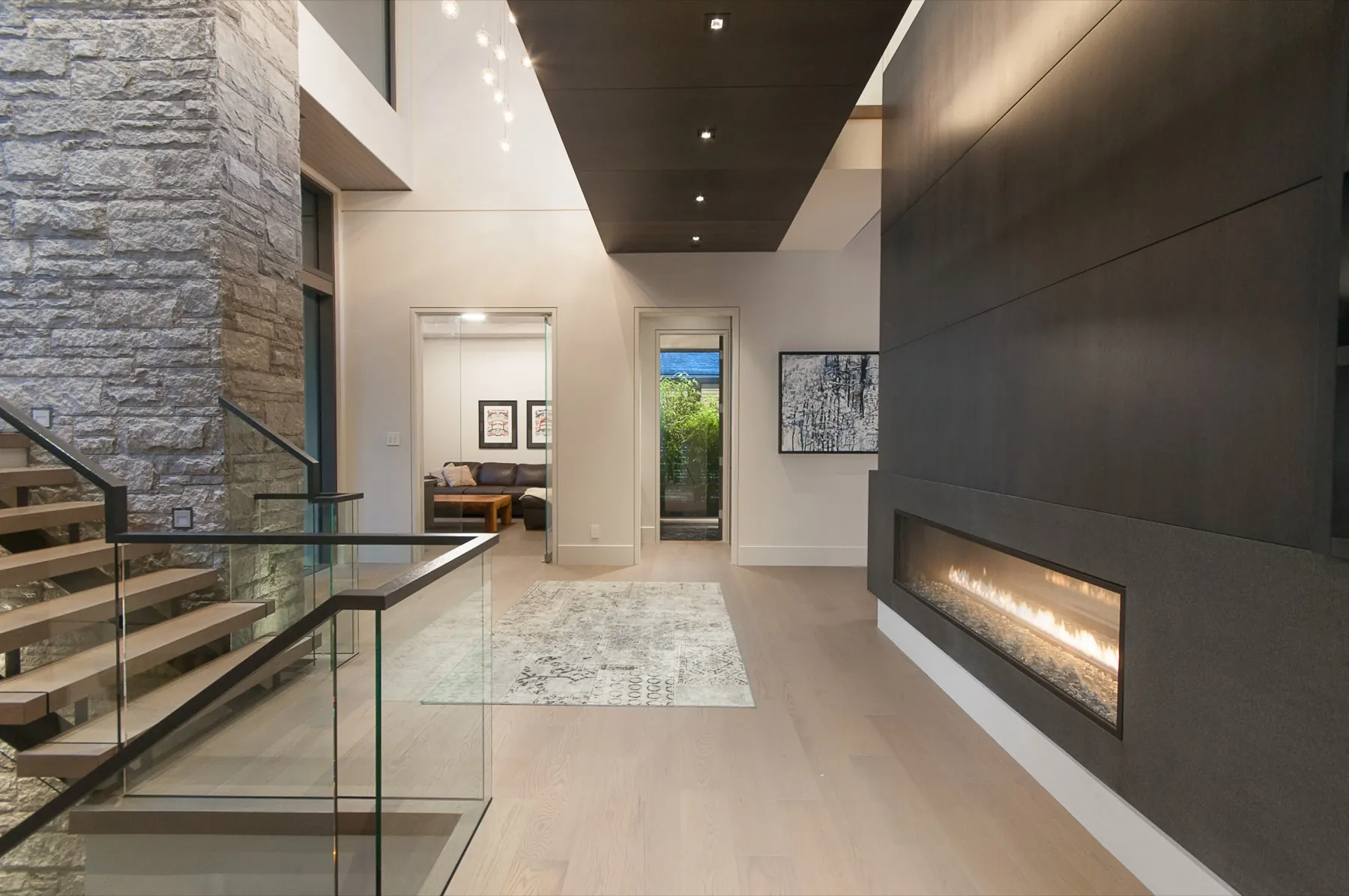 Creekside, Upper hall fireplace