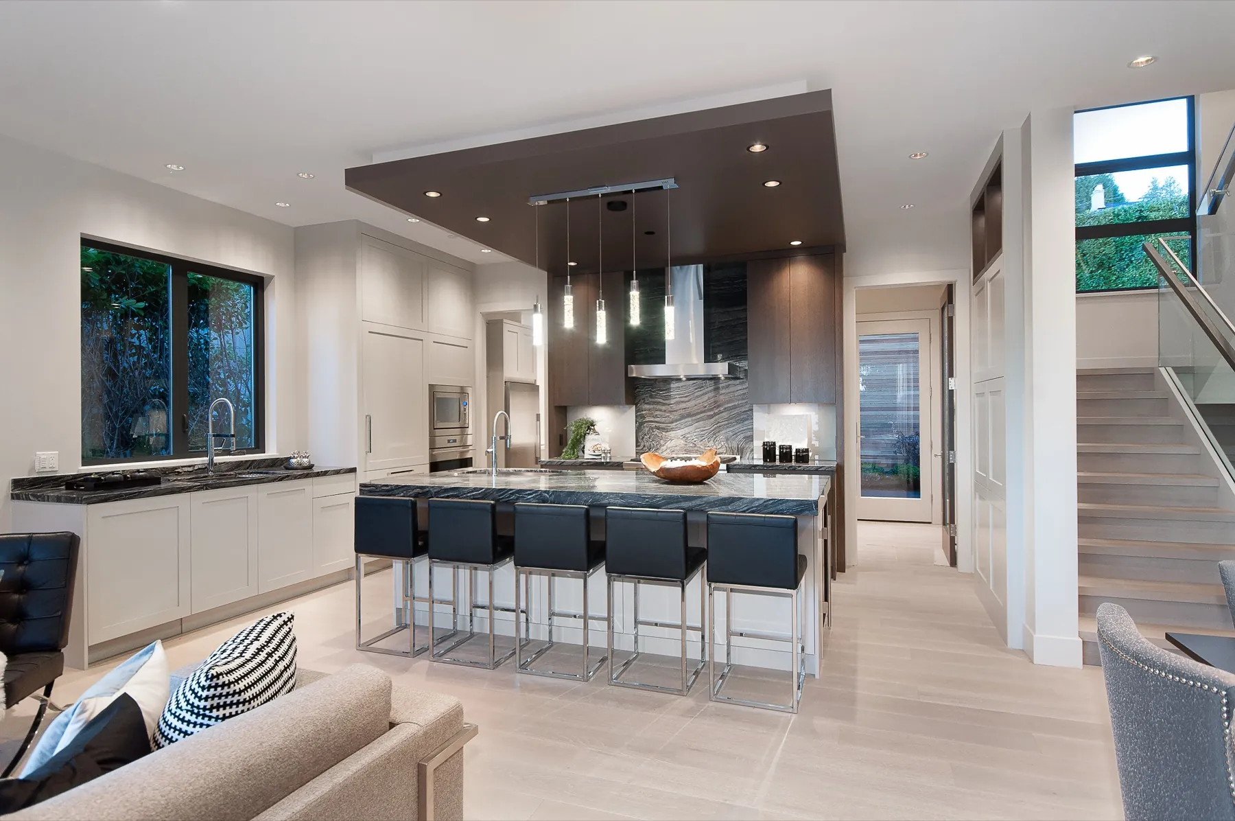 Ridge View, Kitchen island wide