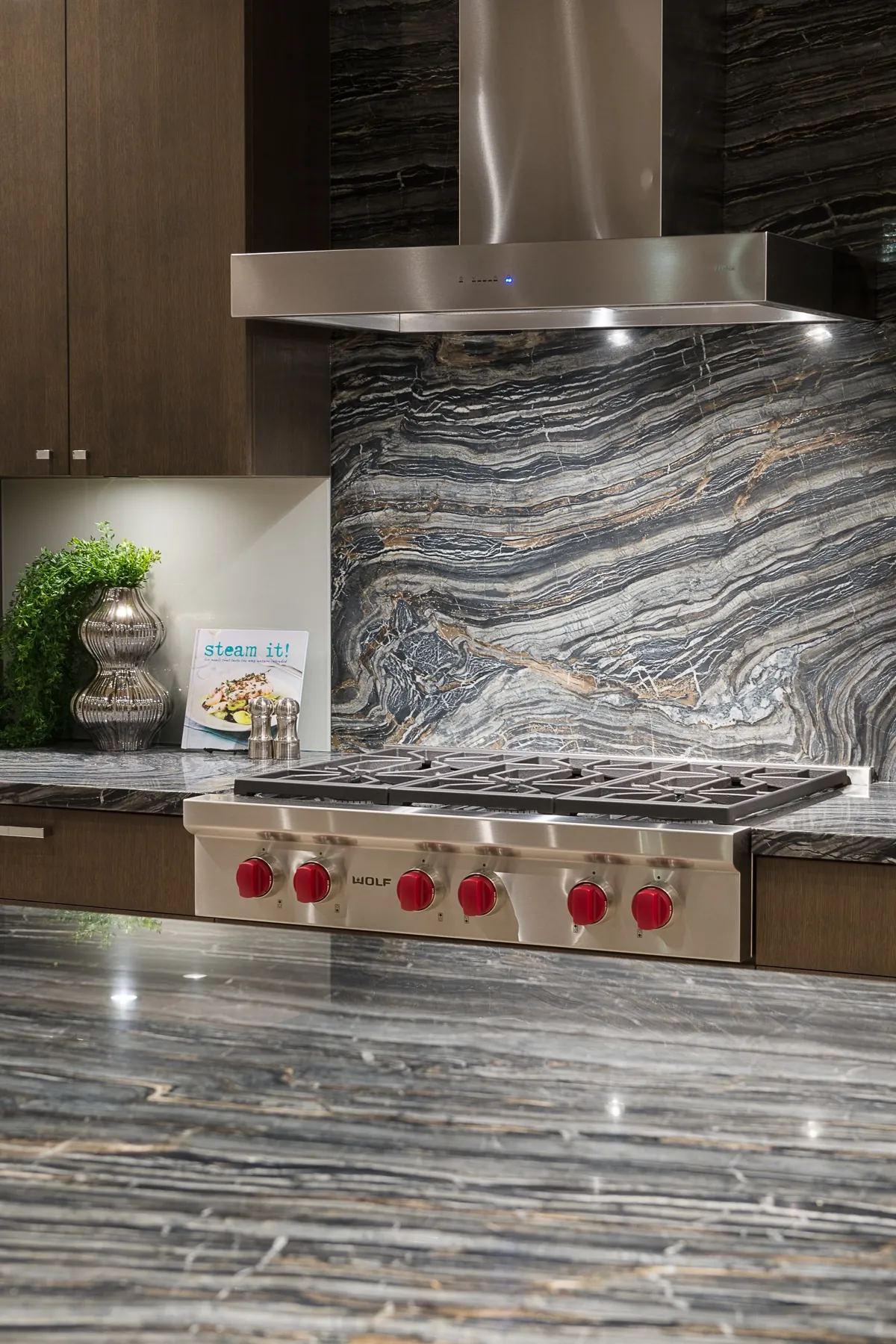 Ridge View, Kitchen wolf cooktop detail