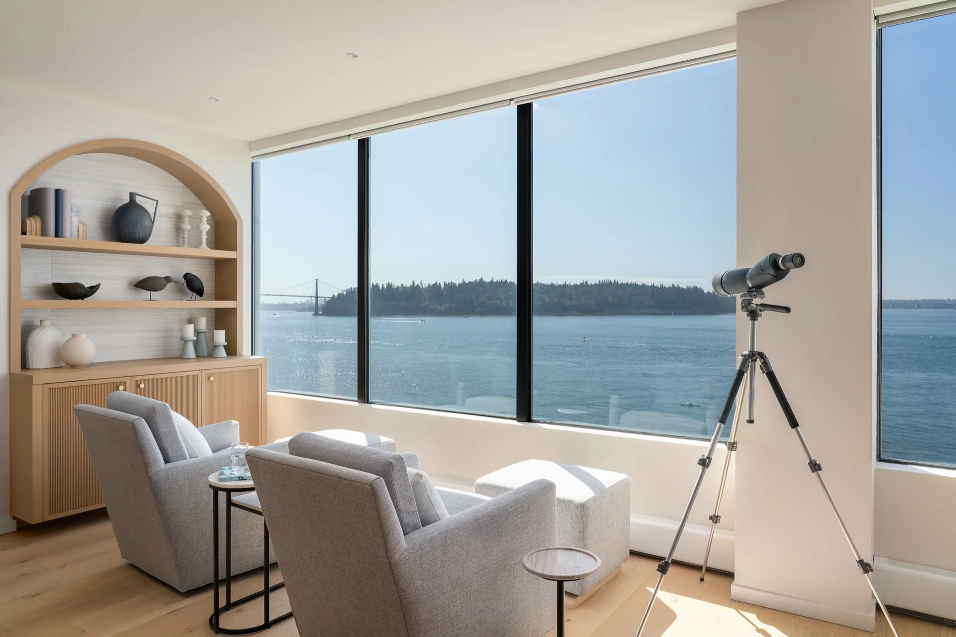 Seawalk, Sitting nook and water view