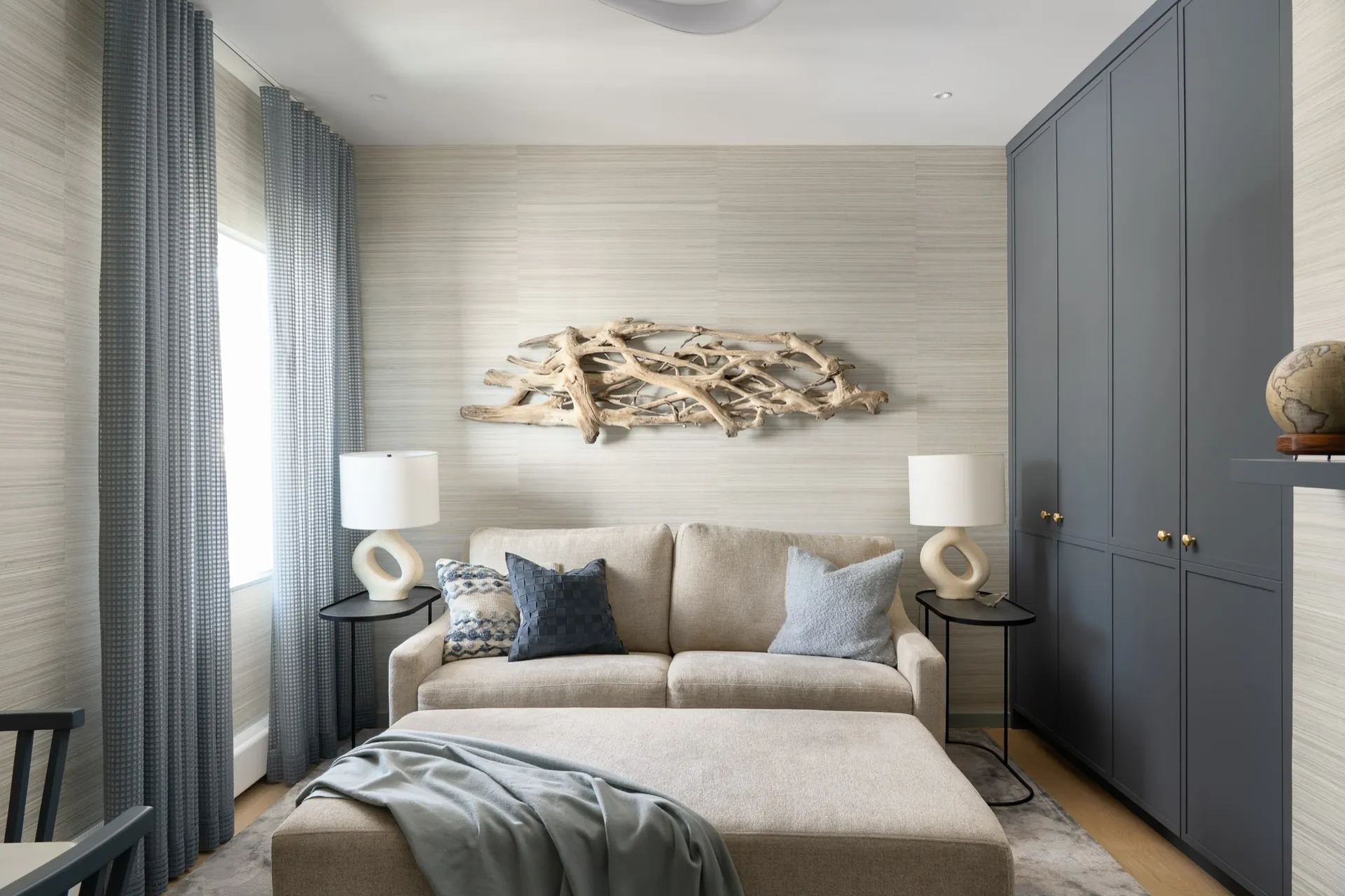 Seawalk, Sitting room