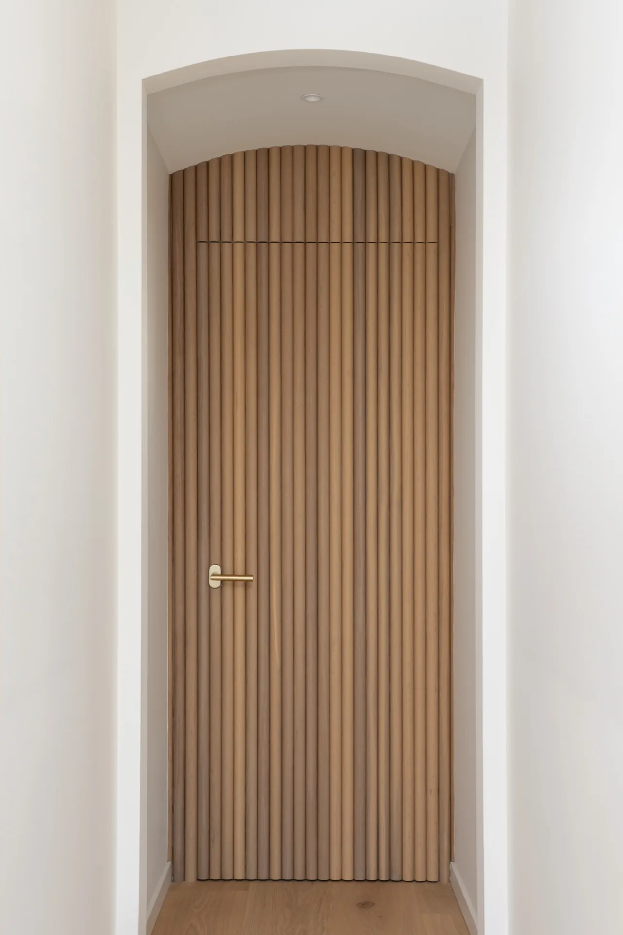 Seawalk, Reeded wood door
