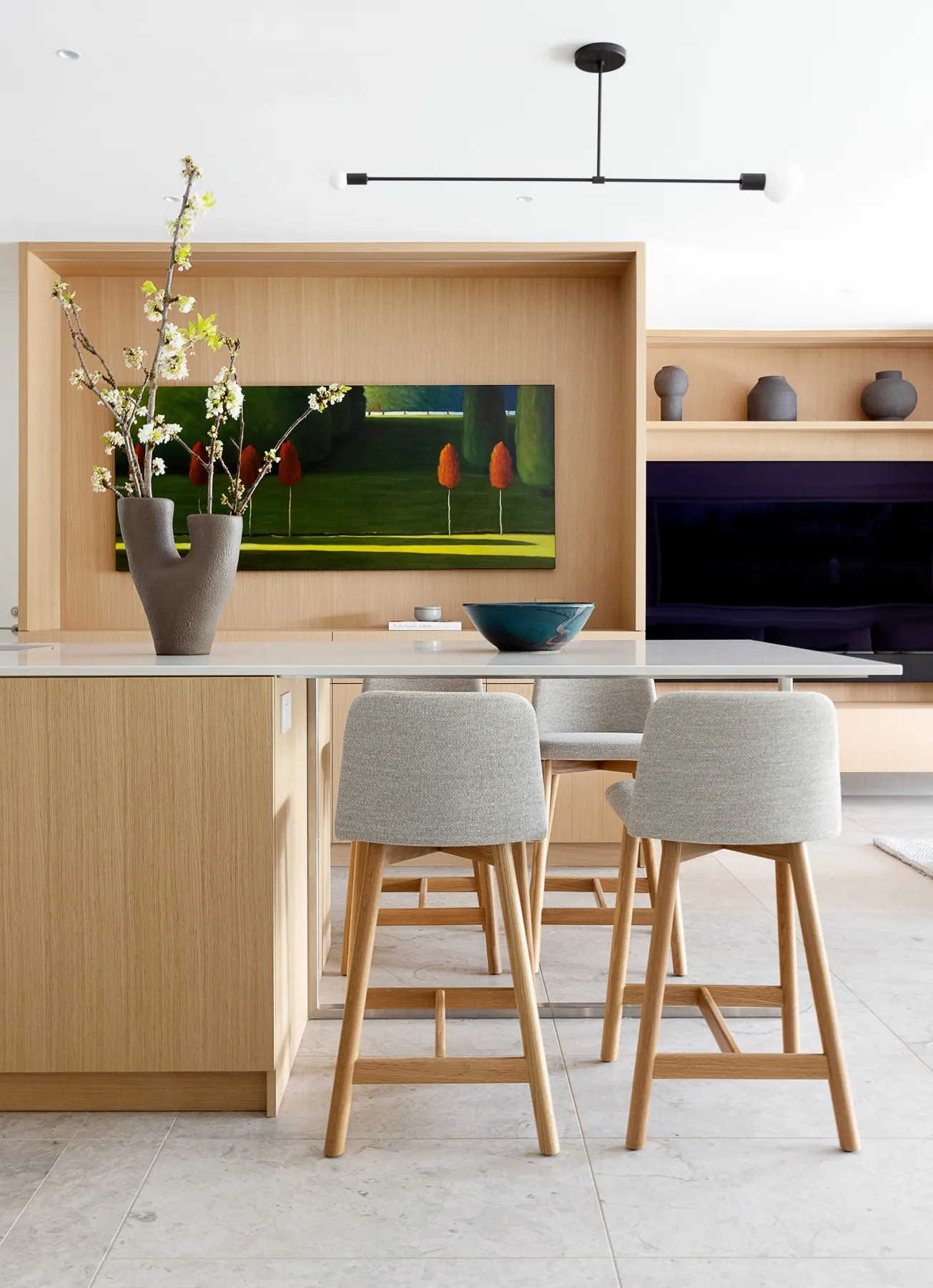 Shoreline, Lower kitchen bar stools