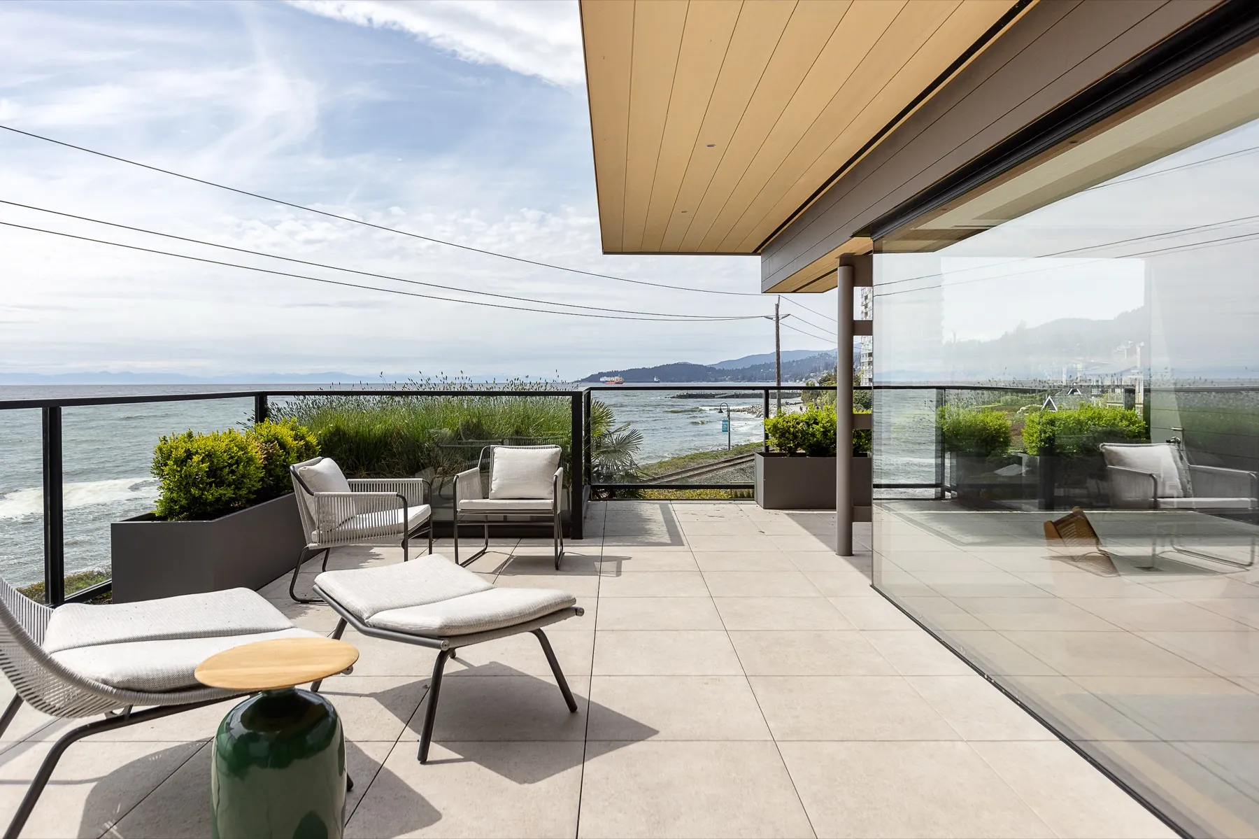 Shoreline, Rear terrace ocean view
