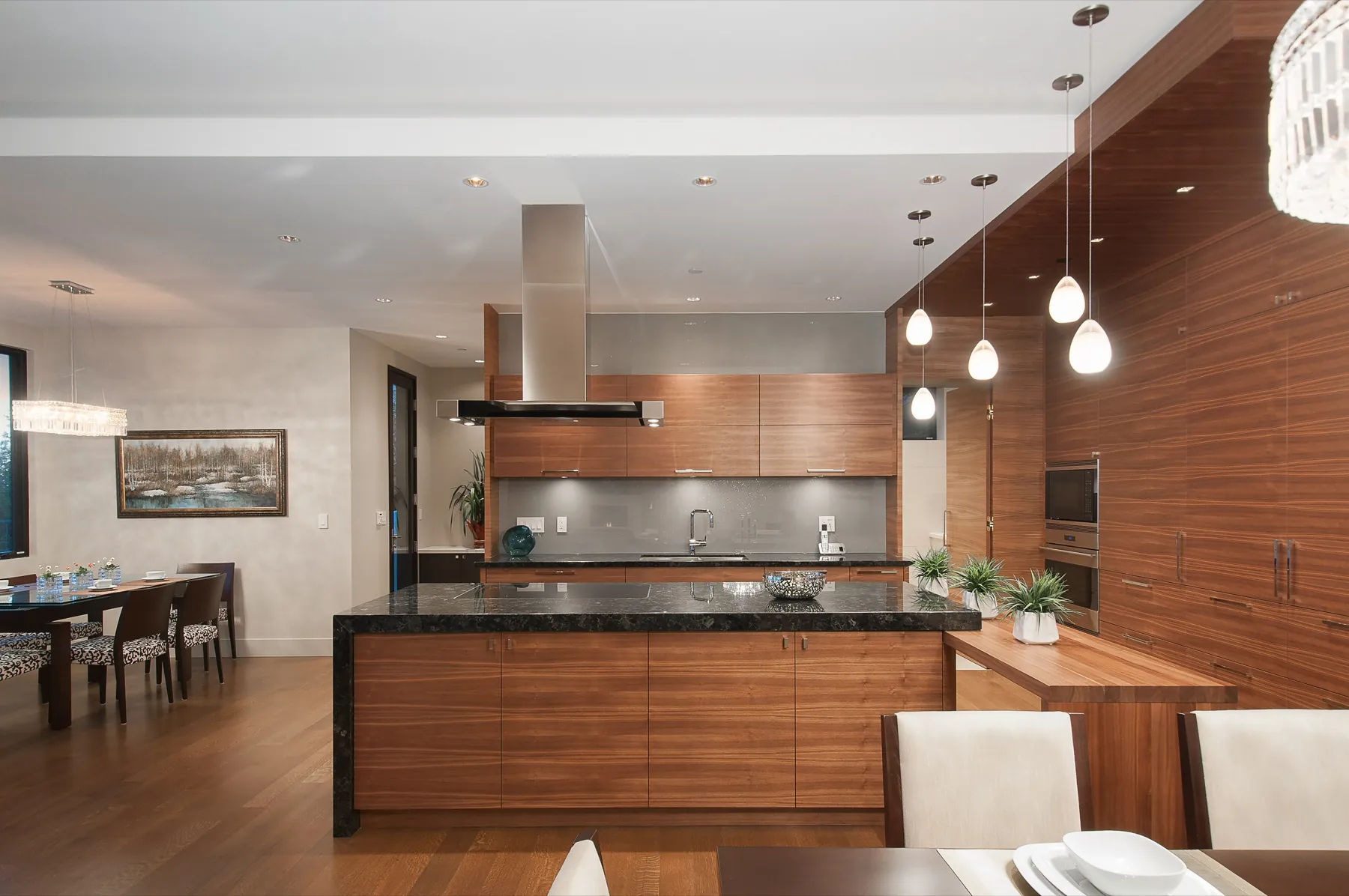 Skyline, Kitchen island dining