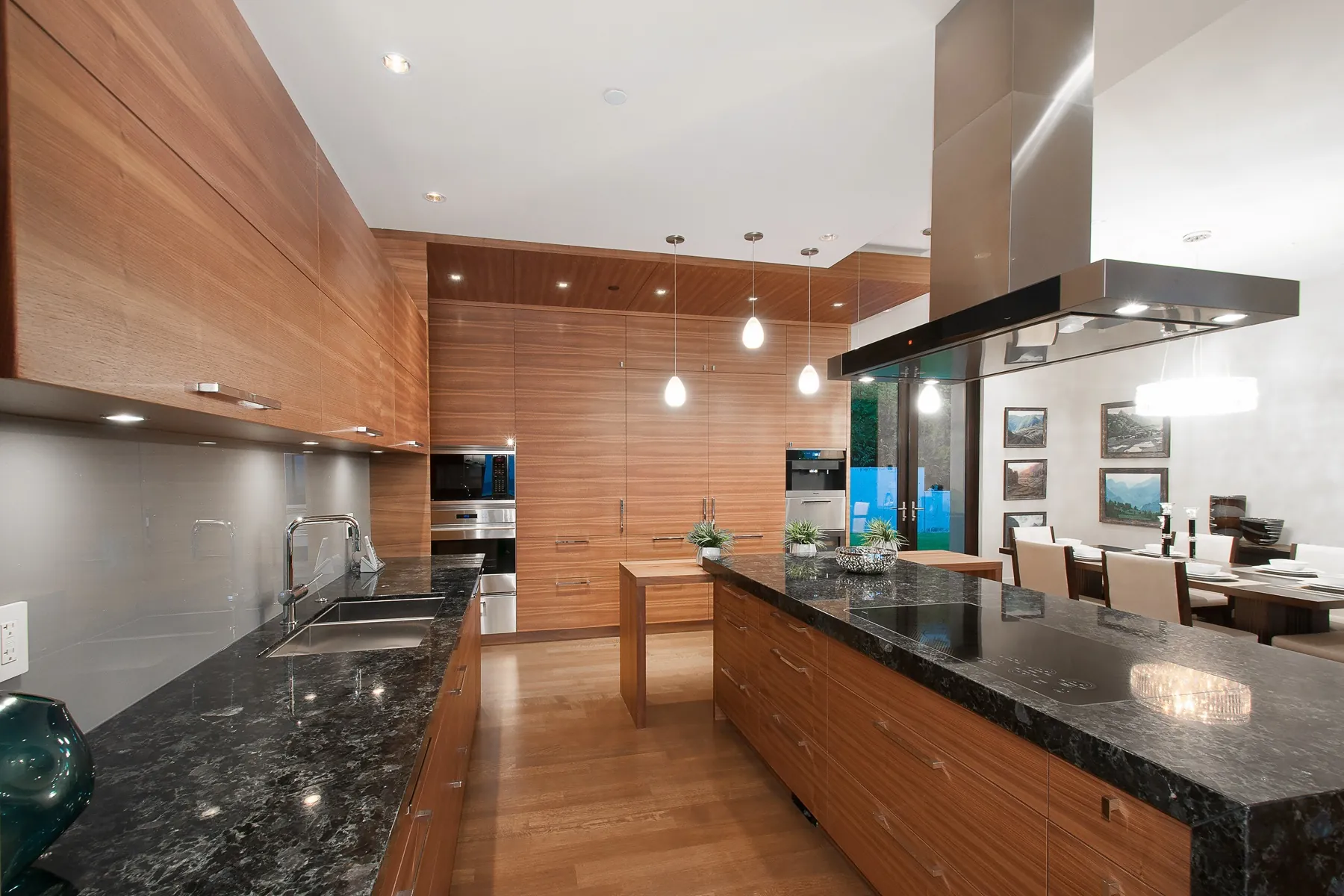 Skyline, Kitchen island detail