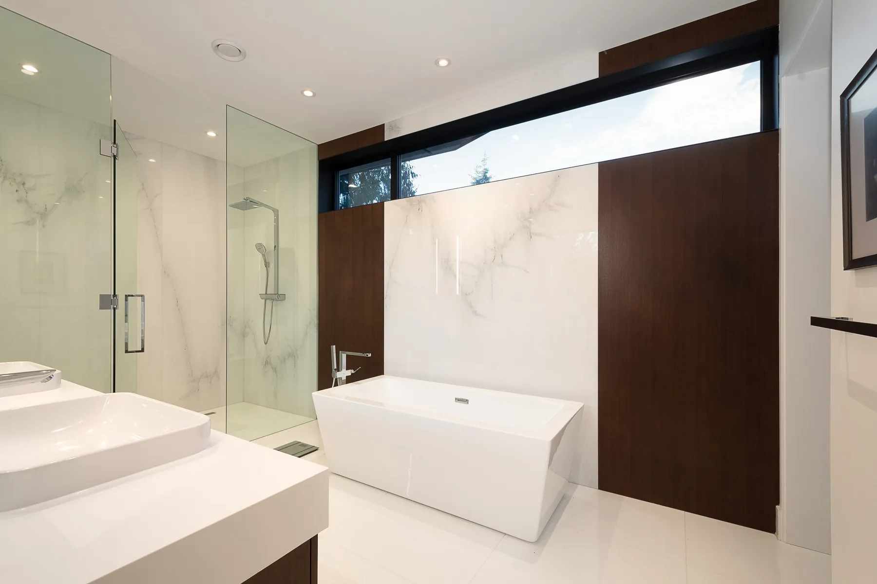 The Canopy, Primary ensuite tub