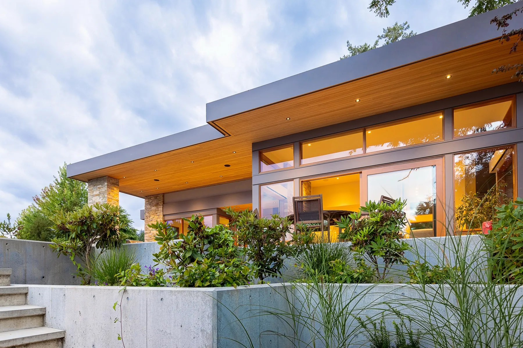 GD Nielsen Homes, custom home at twilight