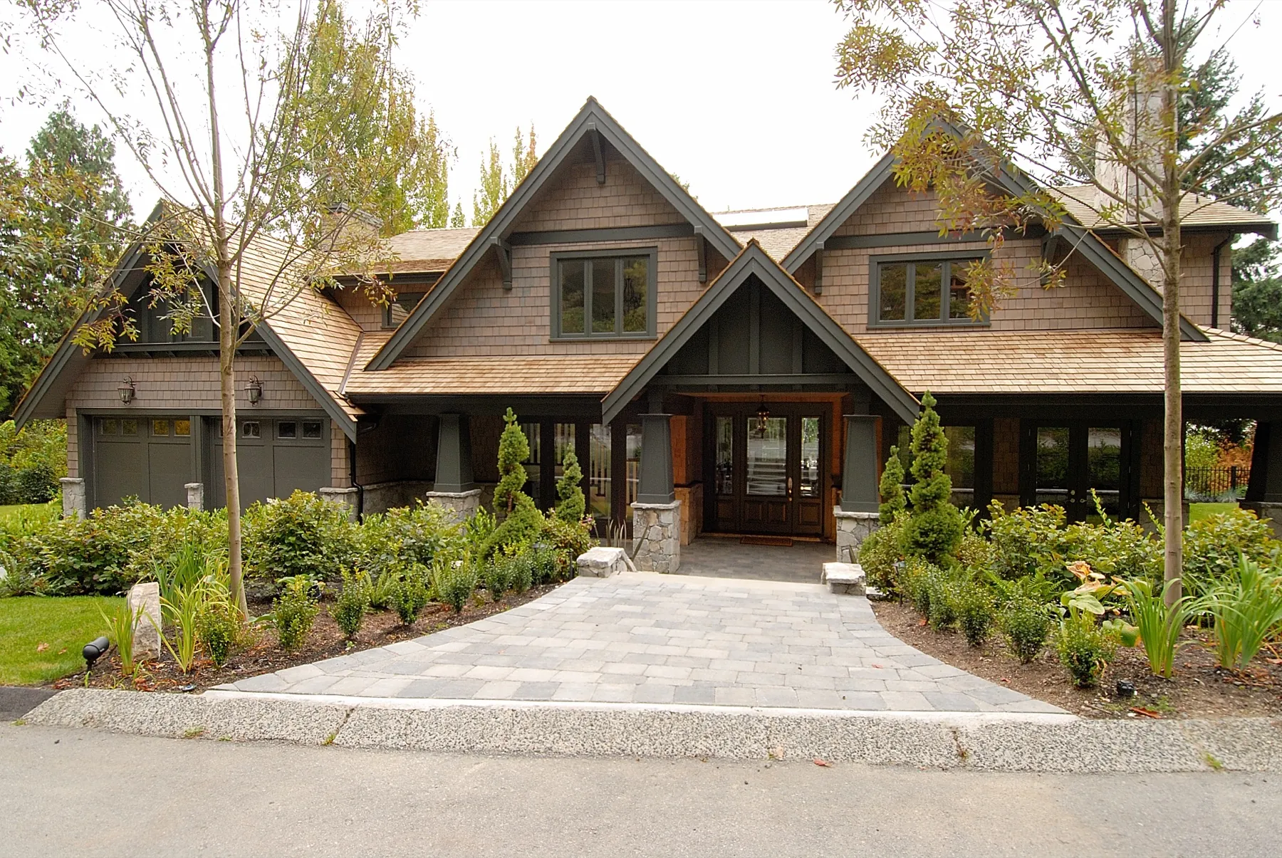 Timberline, Entry and driveway